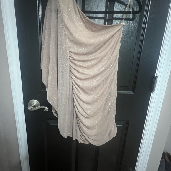 Brand- Emerald Sundae Small Gold dress from Estelle’s - Picture 4 of 5